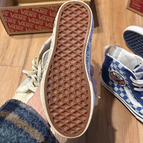 Two pairs of Vans for kids. - Picture 8 of 9